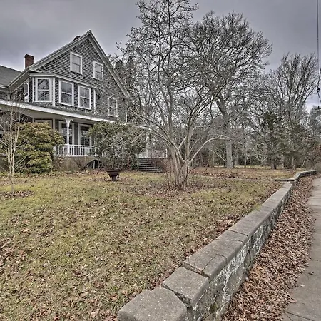 Vineyard Haven House - Easy Access To Beaches